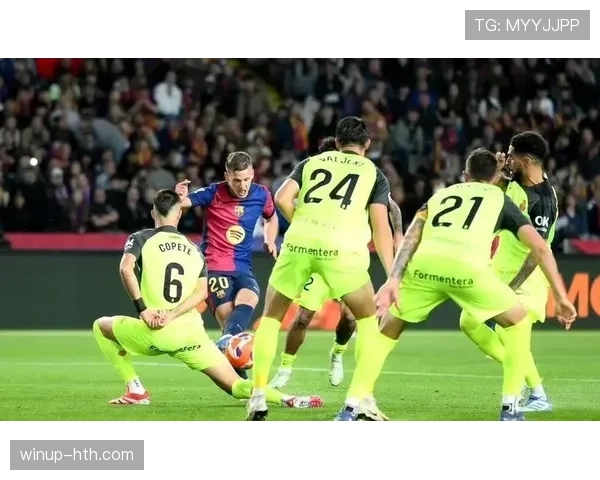 巴萨皇马再度交锋引爆西甲争冠悬念 巴萨皇马再度交锋引爆西甲争冠悬念