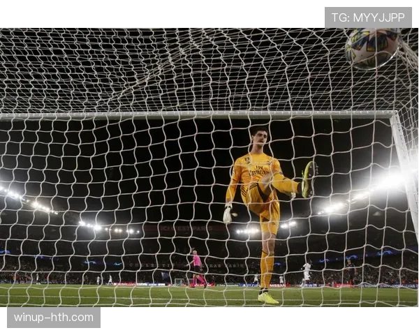 库尔图瓦：禁区统治与高球处理构筑的防守安全堡垒