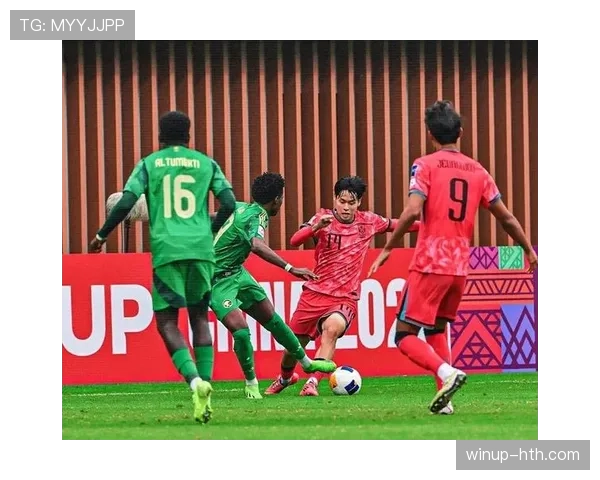 点球判罚为何总引发争议？关键在犯规动作的“可判可不判”地带